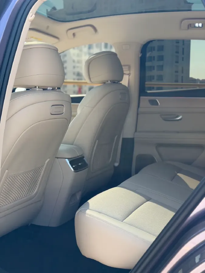 2025 AITO AITO M5 1.5T 152HP L4 REEV 42KWH,autocango,china used car exporter,china ev exporter,chinese used car exporter,chinese used ev exporter