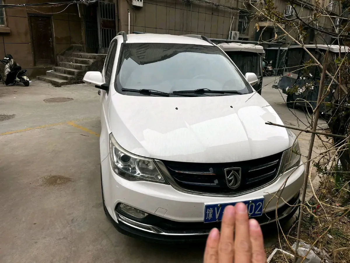 2016 BaoJun 560 1.5T 150HP L4 6MT,autocango,china used car exporter,china ev exporter,chinese used car exporter,chinese used ev exporter