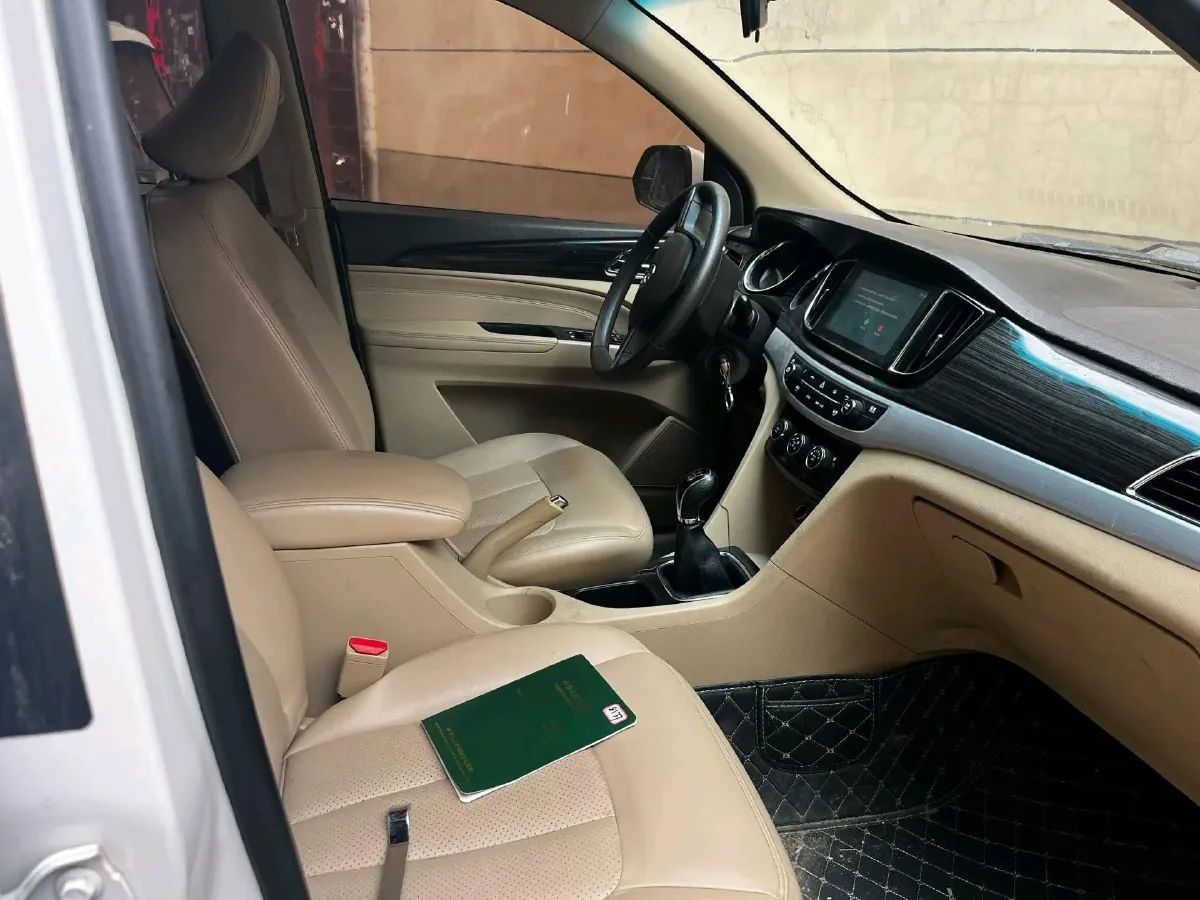 2016 BaoJun 560 1.5T 150HP L4 6MT,autocango,china used car exporter,china ev exporter,chinese used car exporter,chinese used ev exporter