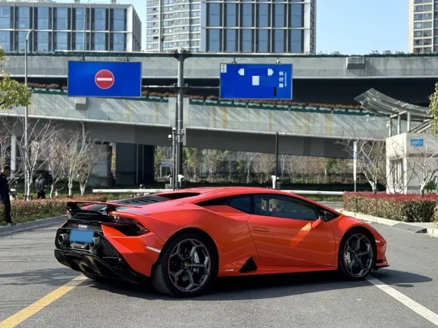 2023 Lamborghini Huracán 5.2L 640HP V10 7DCT,autocango,china used car exporter,china ev exporter,chinese used car exporter,chinese used ev exporter