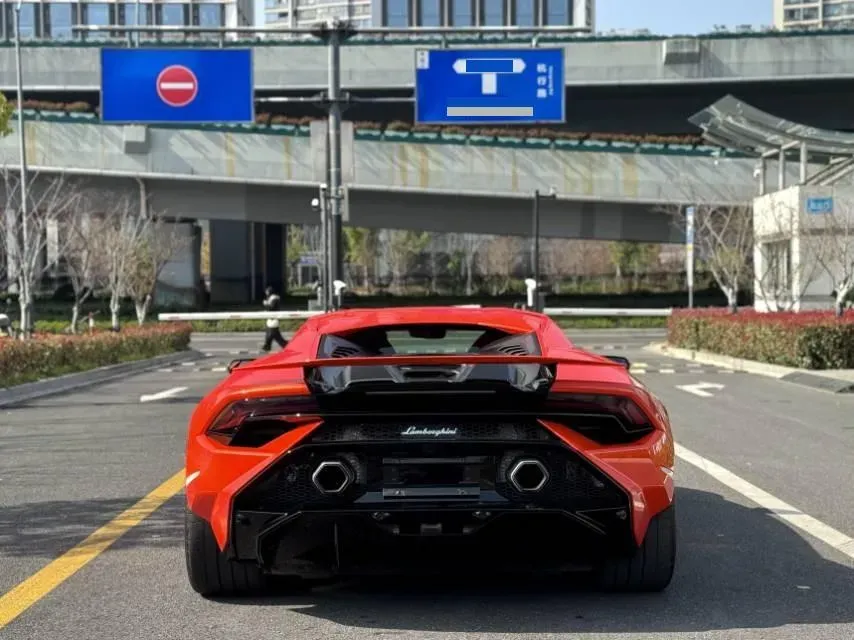 2023 Lamborghini Huracán 5.2L 640HP V10 7DCT,autocango,china used car exporter,china ev exporter,chinese used car exporter,chinese used ev exporter