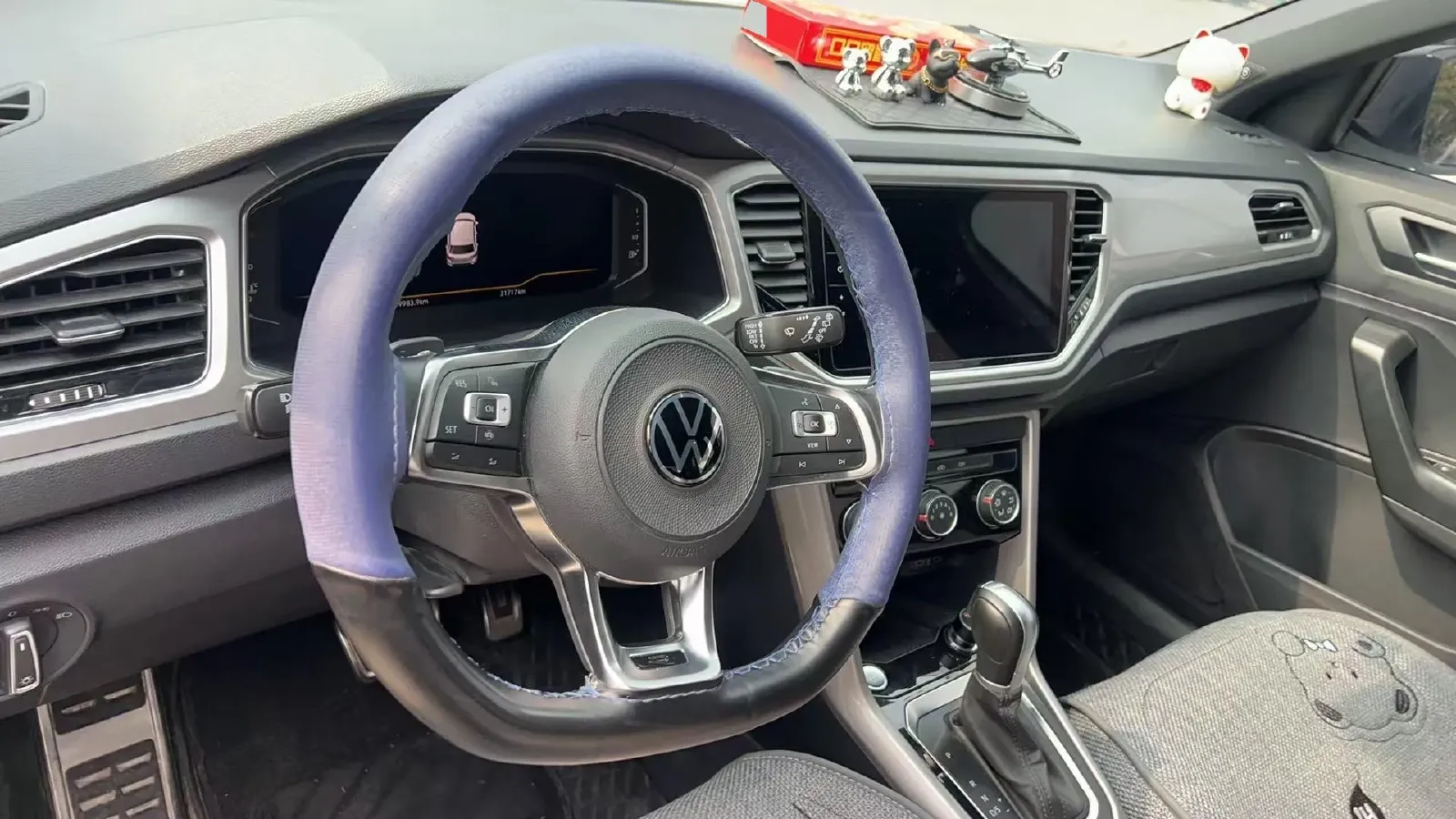 2021 Volkswagen T-Roc 1.4T 150HP L4 7DCT,autocango,china used car exporter,china ev exporter,chinese used car exporter,chinese used ev exporter