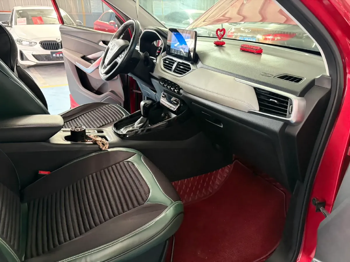 2018 BaoJun 530 1.5T 150HP L4 6DCT,autocango,china used car exporter,china ev exporter,chinese used car exporter,chinese used ev exporter