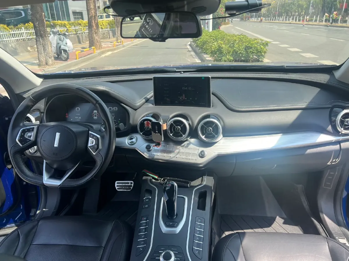 2017 WEY VV7 2.0T 234HP L4 7DCT,autocango,china used car exporter,china ev exporter,chinese used car exporter,chinese used ev exporter