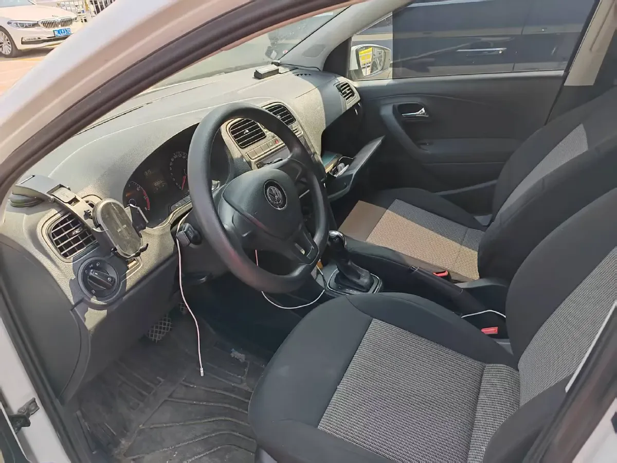 2016 Volkswagen Polo 1.4L 90HP L4 6AT,autocango,china used car exporter,china ev exporter,chinese used car exporter,chinese used ev exporter