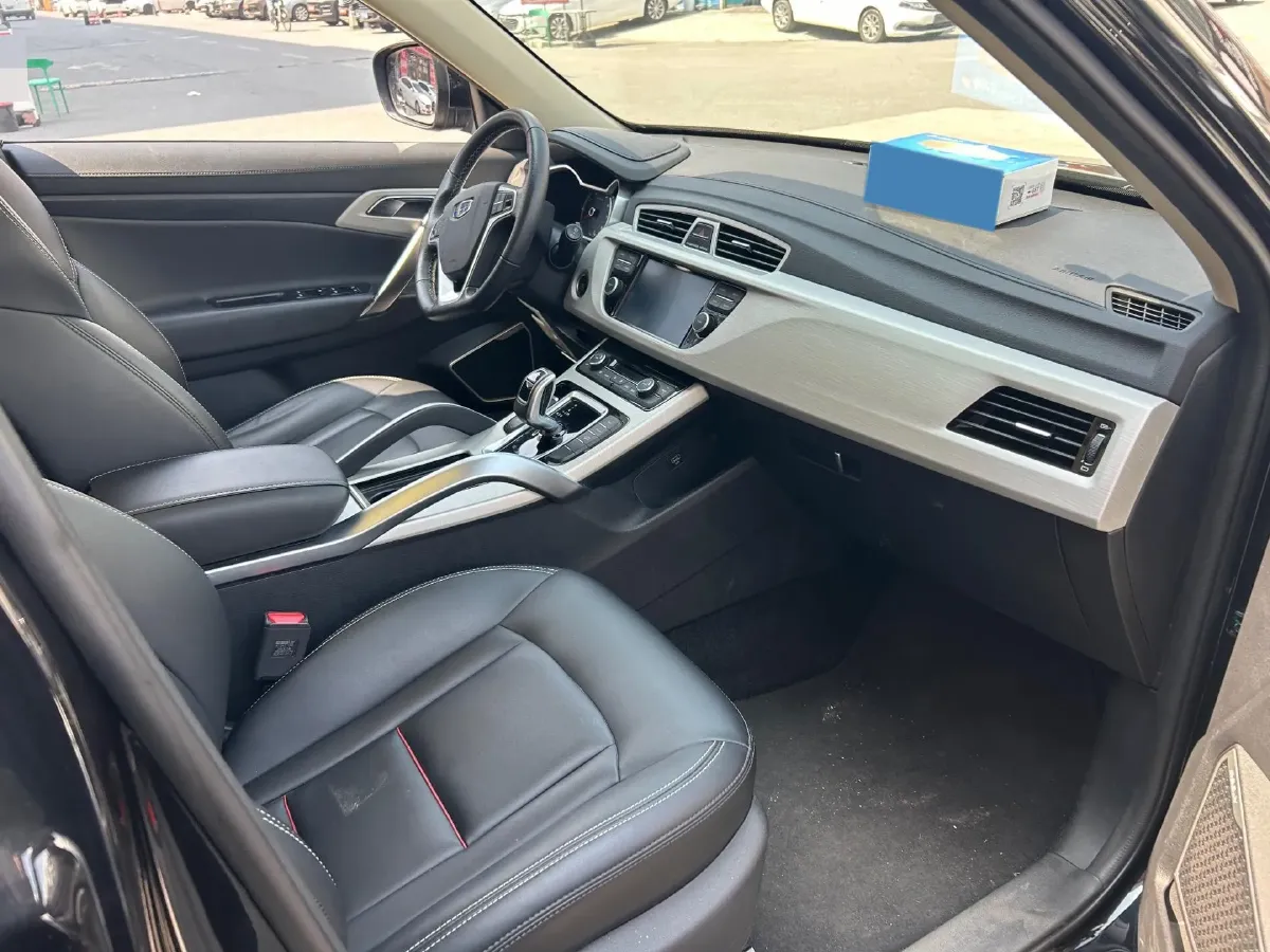 2020 Roewe i6 1.5T 169HP L4 7DCT,autocango,china used car exporter,china ev exporter,chinese used car exporter,chinese used ev exporter