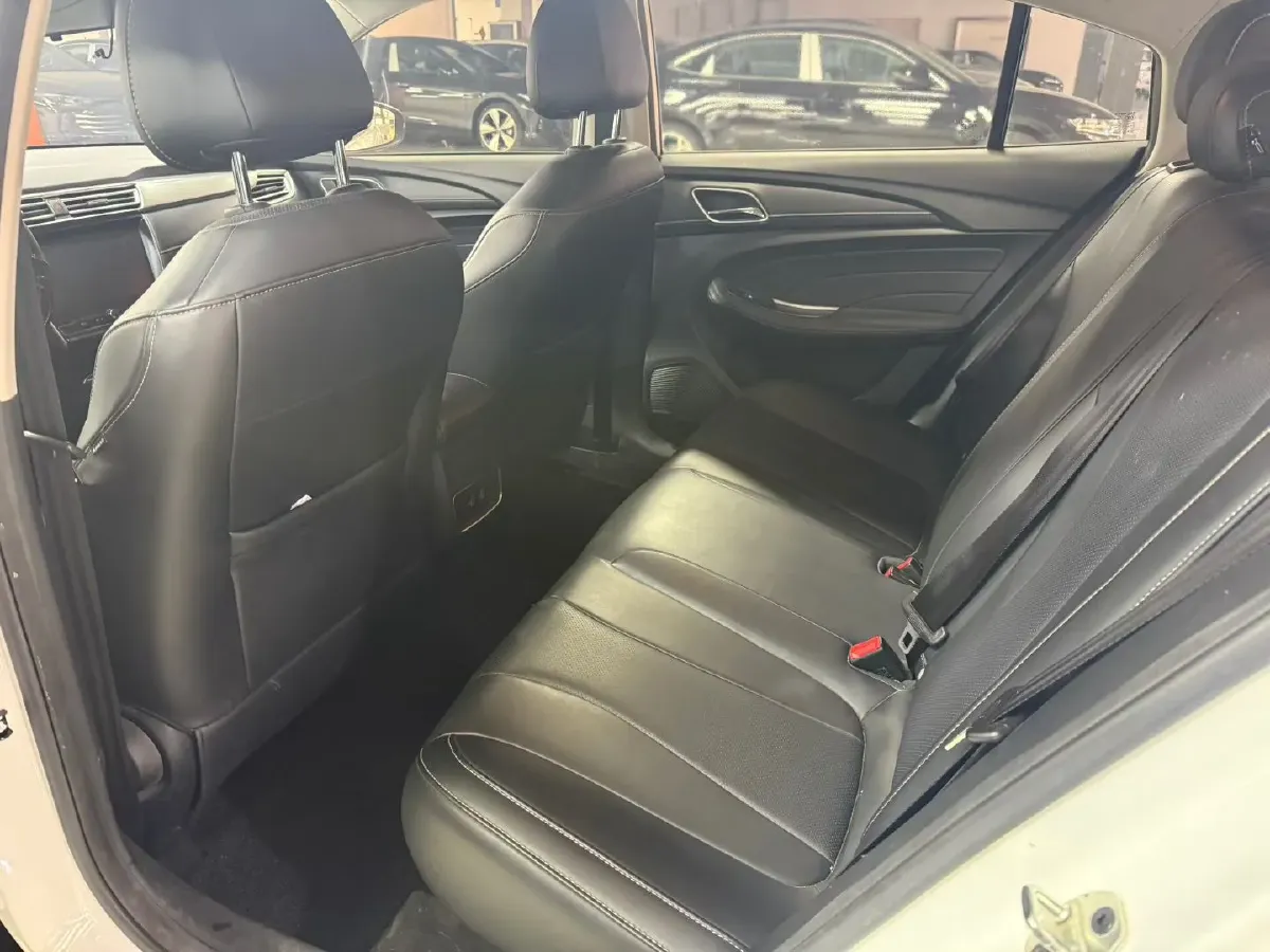 2019 Roewe i5 1.5L 120HP L4 CVT,autocango,china used car exporter,china ev exporter,chinese used car exporter,chinese used ev exporter