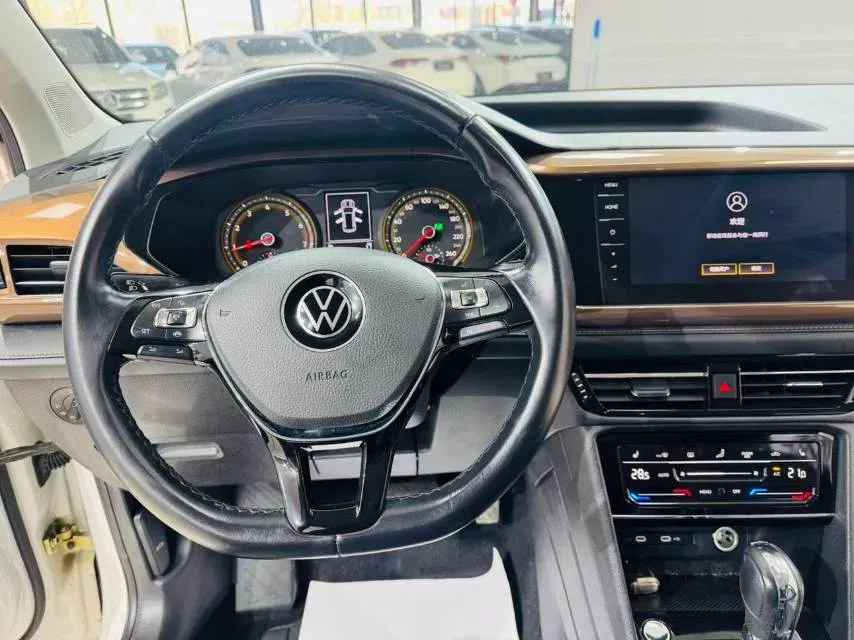 2021 Volkswagen Tharu 1.4T 150HP L4 7DCT,autocango,china used car exporter,china ev exporter,chinese used car exporter,chinese used ev exporter