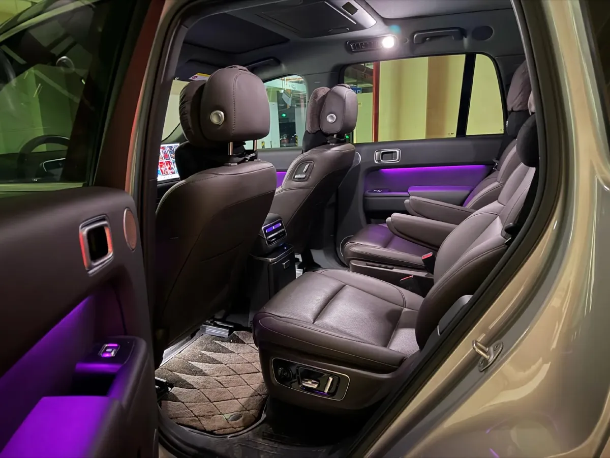 2023 Li L8 Range Extended 154HP REEV 40.9KWH,autocango,china used car exporter,china ev exporter,chinese used car exporter,chinese used ev exporter