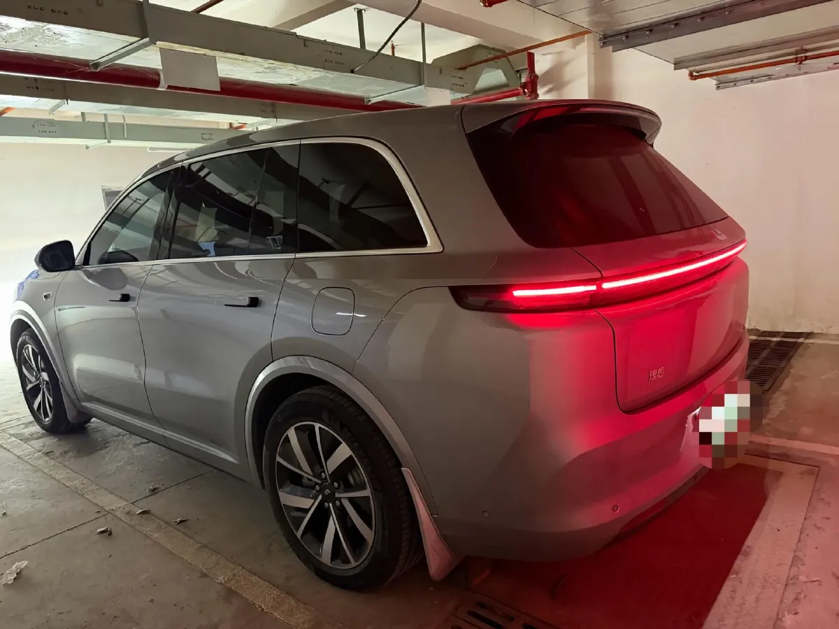 2023 Li L8 Range Extended 154HP REEV 40.9KWH,autocango,china used car exporter,china ev exporter,chinese used car exporter,chinese used ev exporter