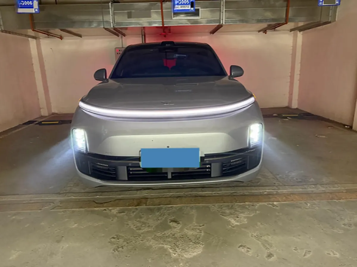 2023 Li L8 Range Extended 154HP REEV 40.9KWH,autocango,china used car exporter,china ev exporter,chinese used car exporter,chinese used ev exporter