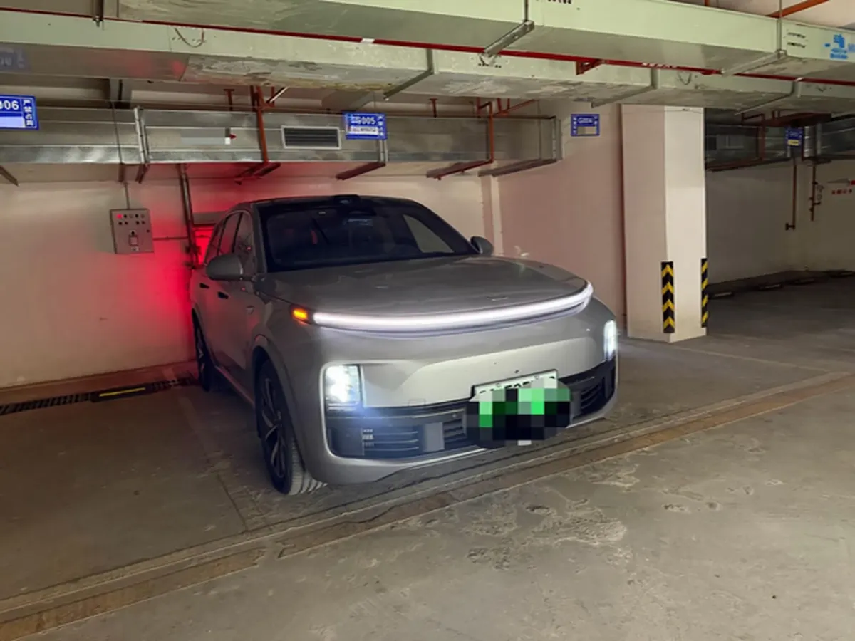 2023 Li L8 Range Extended 154HP REEV 40.9KWH,autocango,china used car exporter,china ev exporter,chinese used car exporter,chinese used ev exporter