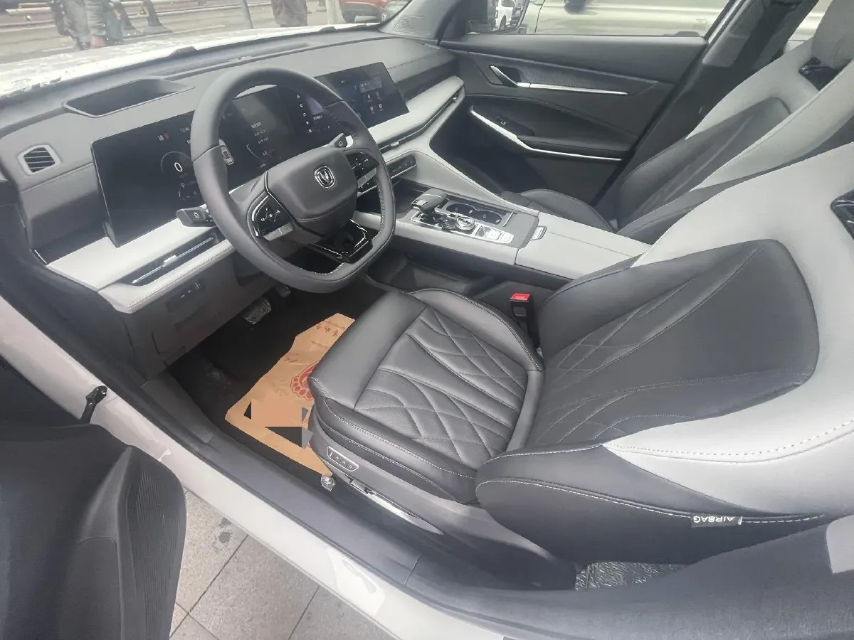 2024 ChangAn CS75 Plus 2.0T 233HP L4 8AT,autocango,china used car exporter,china ev exporter,chinese used car exporter,chinese used ev exporter