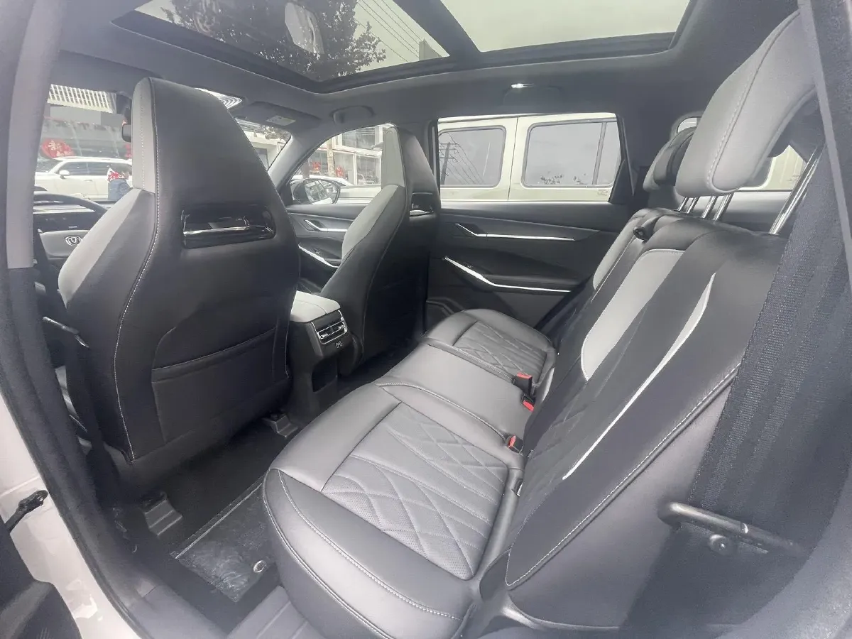 2024 ChangAn CS75 Plus 2.0T 233HP L4 8AT,autocango,china used car exporter,china ev exporter,chinese used car exporter,chinese used ev exporter