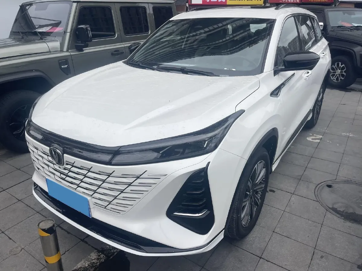 2024 ChangAn CS75 Plus 2.0T 233HP L4 8AT,autocango,china used car exporter,china ev exporter,chinese used car exporter,chinese used ev exporter