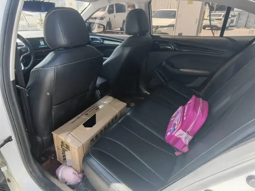 2021 Roewe i5 1.5L 120HP L4 CVT,autocango,china used car exporter,china ev exporter,chinese used car exporter,chinese used ev exporter