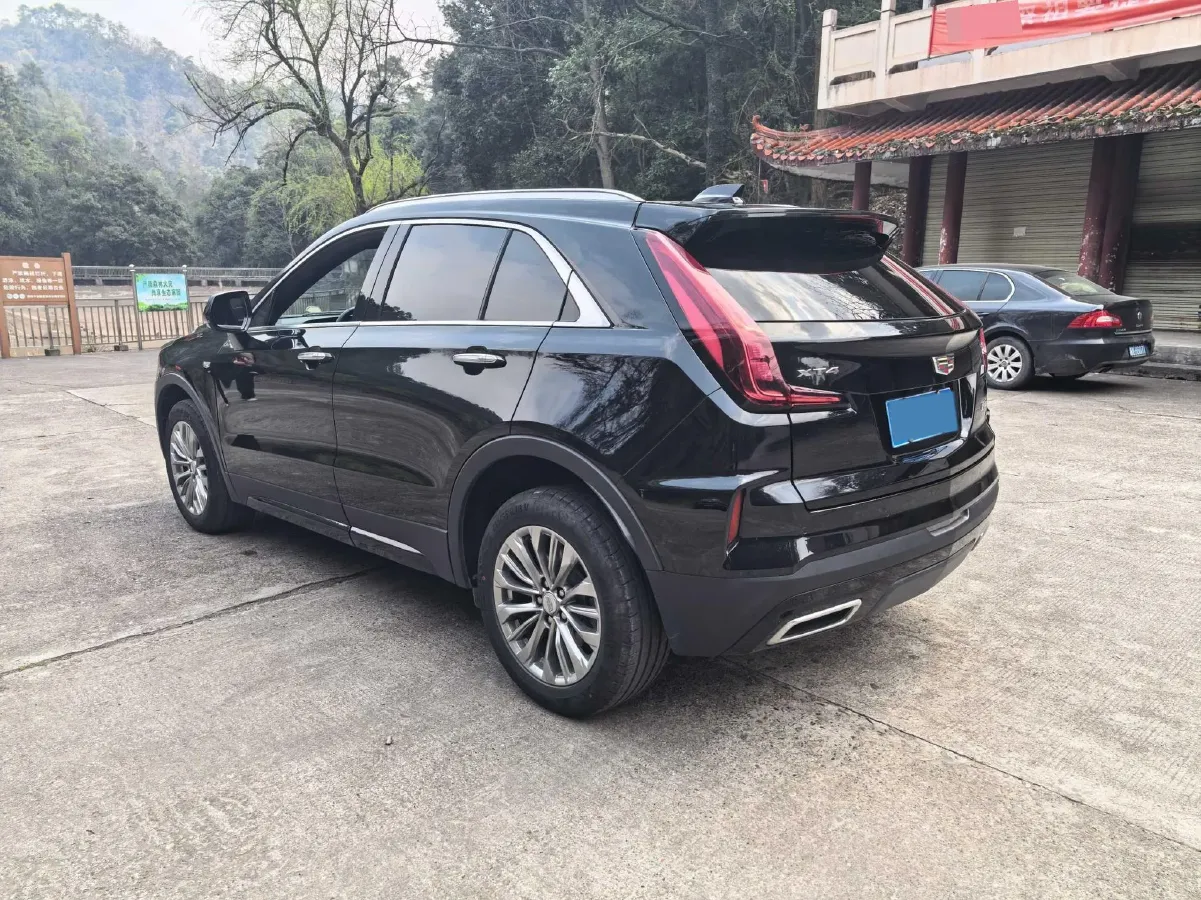 2024 Cadillac XT4 2.0T 237HP L4 9AT,autocango,china used car exporter,china ev exporter,chinese used car exporter,chinese used ev exporter