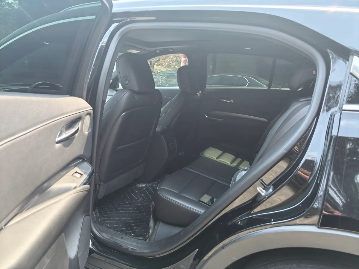 2024 Cadillac XT4 2.0T 237HP L4 9AT,autocango,china used car exporter,china ev exporter,chinese used car exporter,chinese used ev exporter