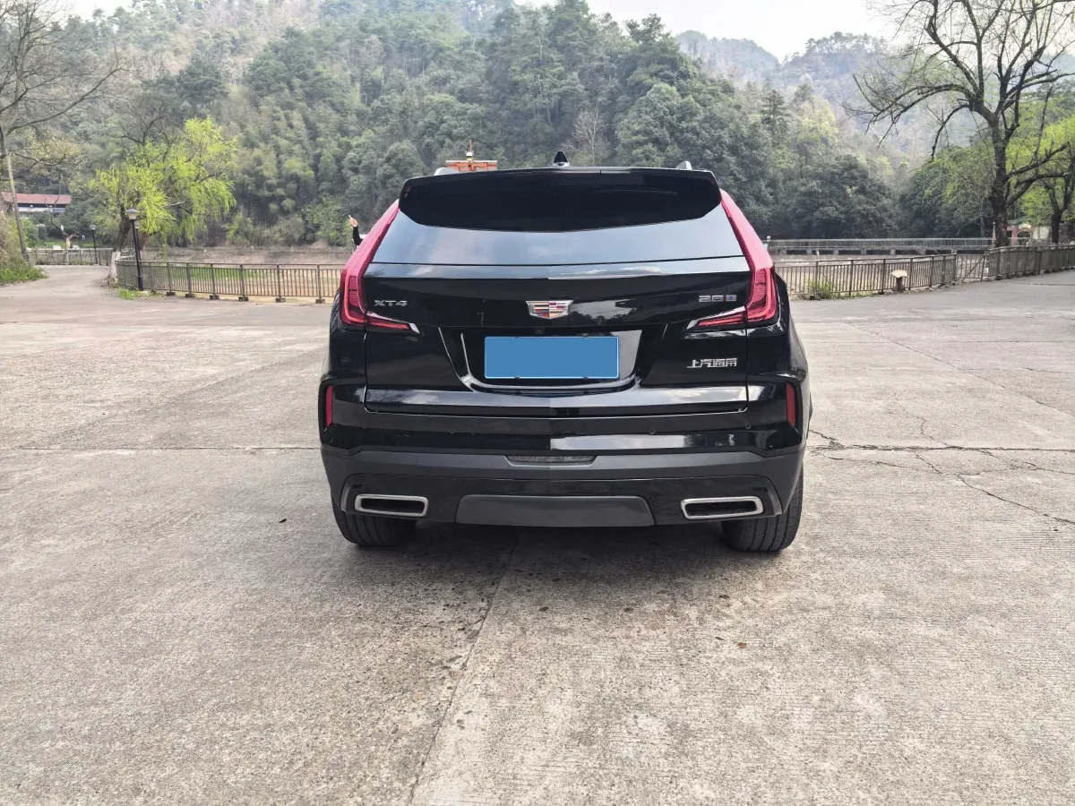 2024 Cadillac XT4 2.0T 237HP L4 9AT,autocango,china used car exporter,china ev exporter,chinese used car exporter,chinese used ev exporter