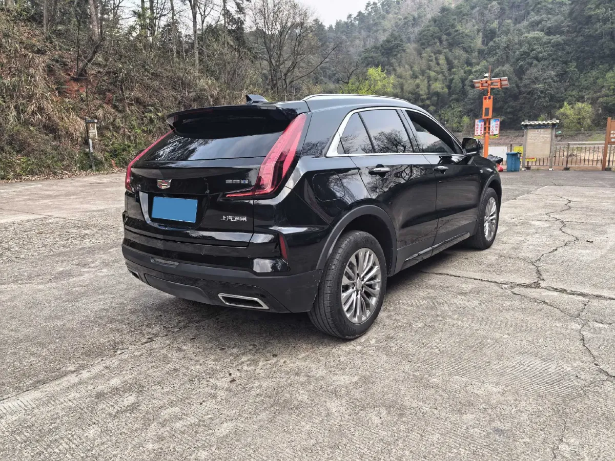 2024 Cadillac XT4 2.0T 237HP L4 9AT,autocango,china used car exporter,china ev exporter,chinese used car exporter,chinese used ev exporter