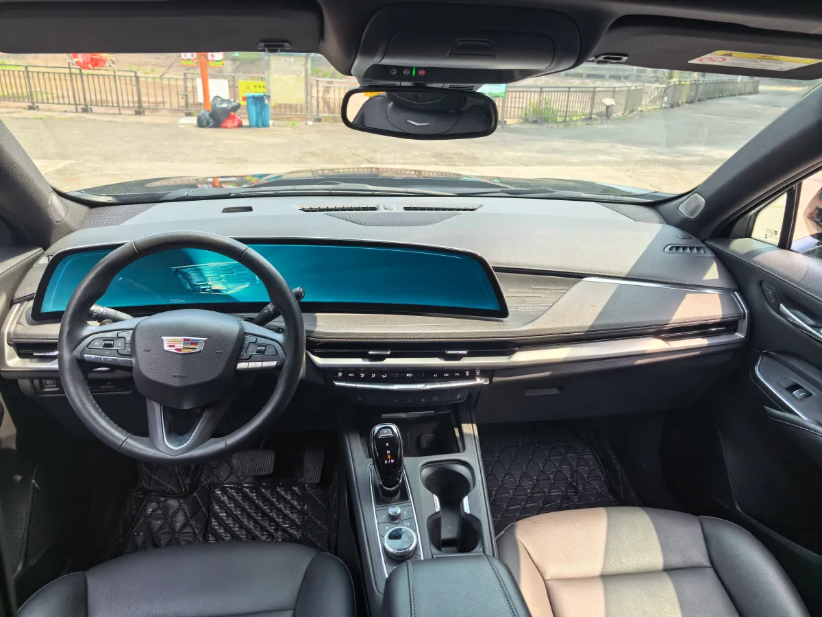 2024 Cadillac XT4 2.0T 237HP L4 9AT,autocango,china used car exporter,china ev exporter,chinese used car exporter,chinese used ev exporter