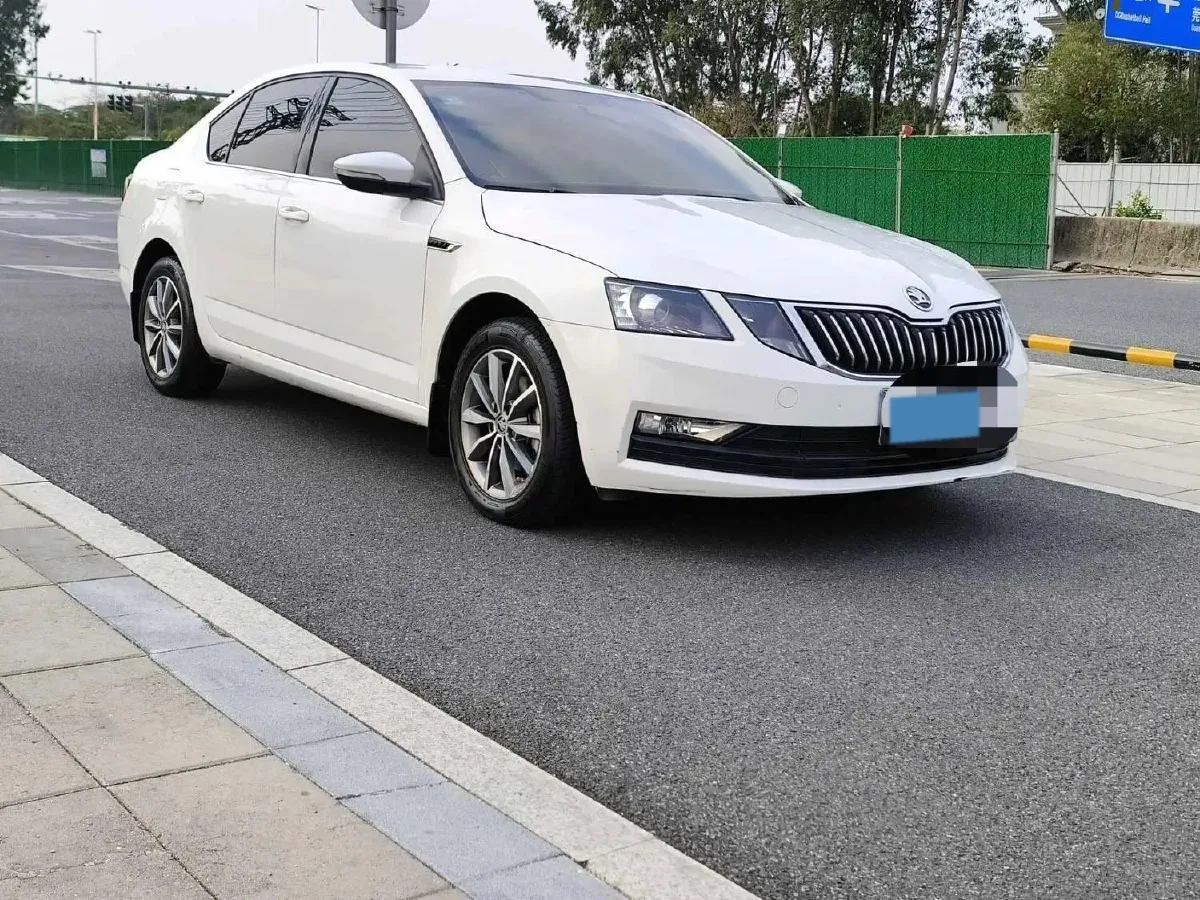 2018 Skoda Octavia 1.2T 116HP L4 7DCT,autocango,china used car exporter,china ev exporter,chinese used car exporter,chinese used ev exporter