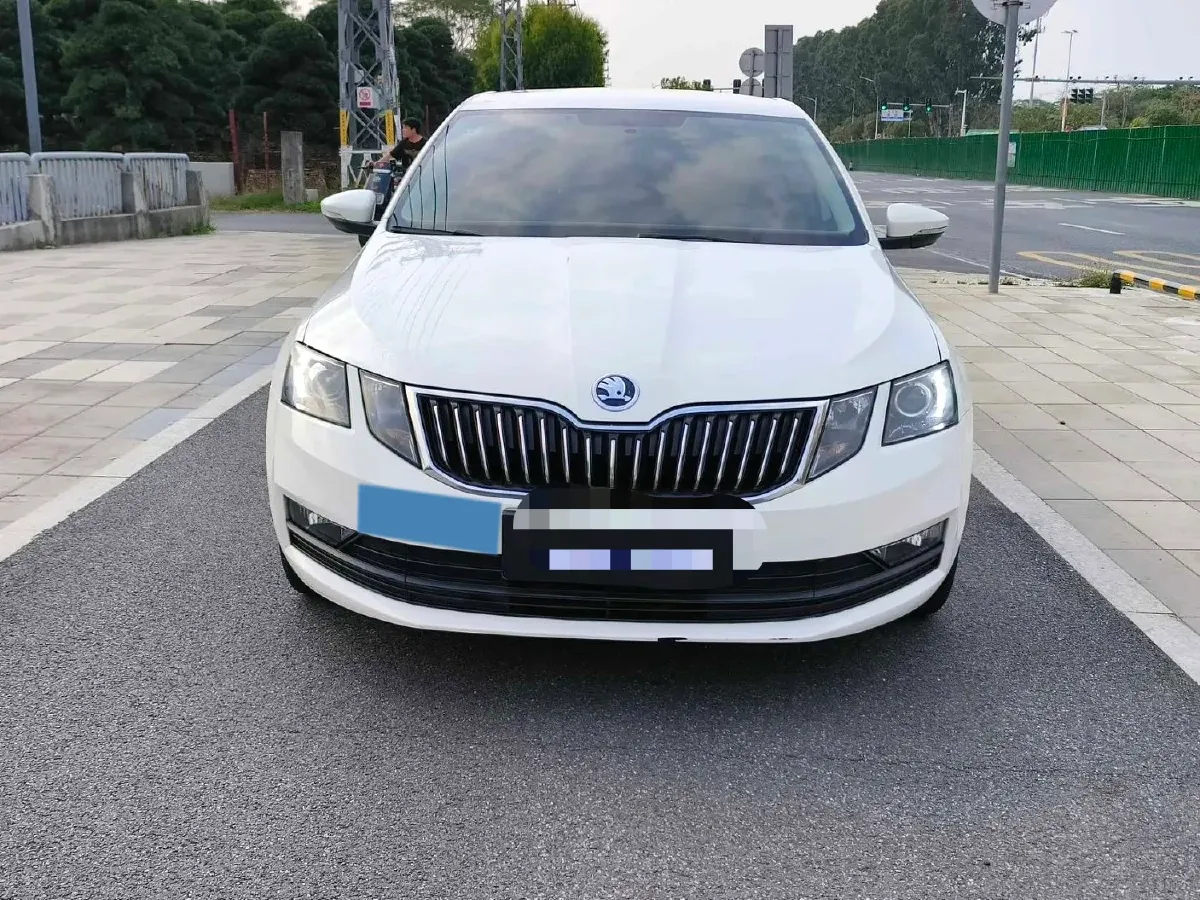 2018 Skoda Octavia 1.2T 116HP L4 7DCT,autocango,china used car exporter,china ev exporter,chinese used car exporter,chinese used ev exporter
