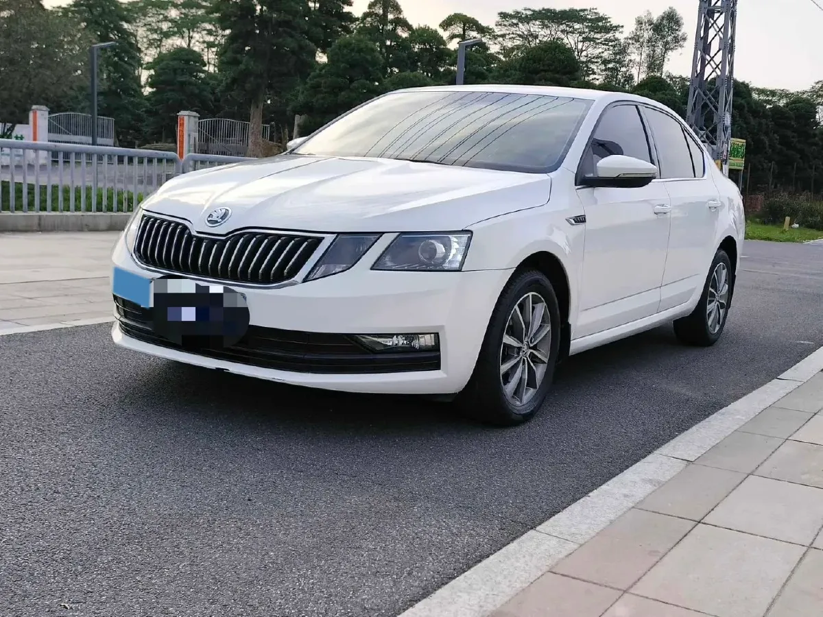 2018 Skoda Octavia 1.2T 116HP L4 7DCT,autocango,china used car exporter,china ev exporter,chinese used car exporter,chinese used ev exporter