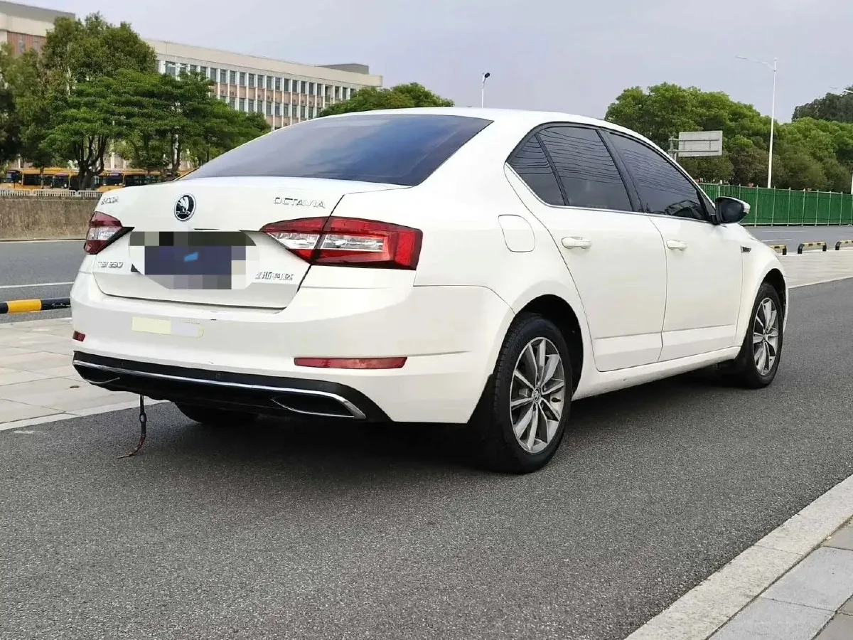 2018 Skoda Octavia 1.2T 116HP L4 7DCT,autocango,china used car exporter,china ev exporter,chinese used car exporter,chinese used ev exporter
