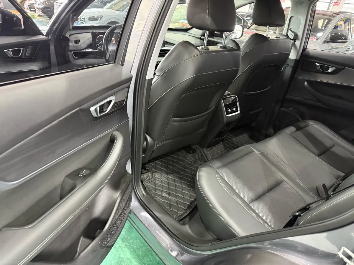 2021 Chery Tiggo 7 Plus 1.5T 156HP L4 6MT,autocango,china used car exporter,china ev exporter,chinese used car exporter,chinese used ev exporter