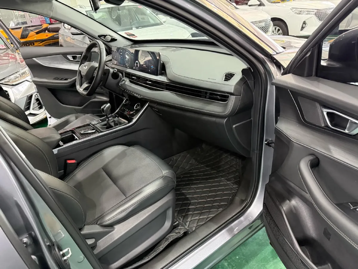 2021 Chery Tiggo 7 Plus 1.5T 156HP L4 6MT,autocango,china used car exporter,china ev exporter,chinese used car exporter,chinese used ev exporter