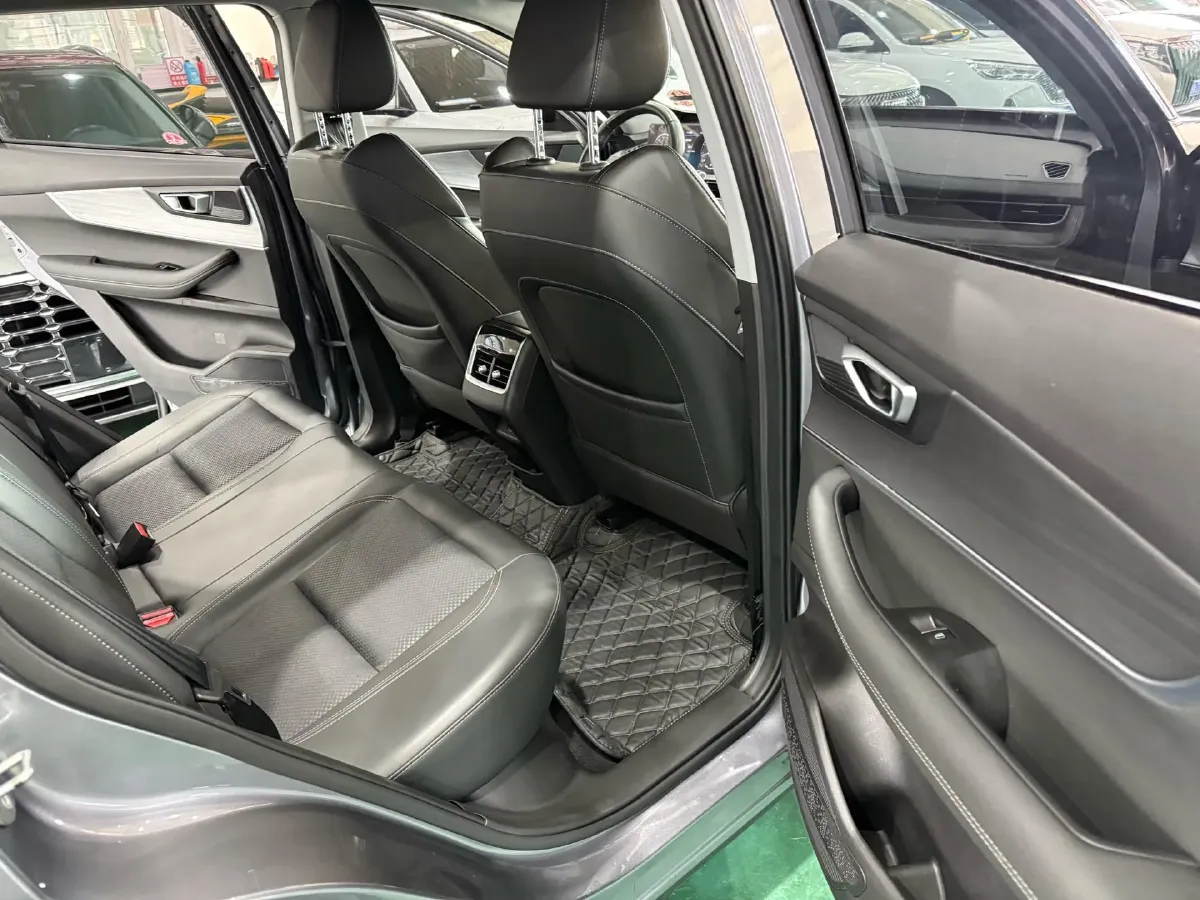 2021 Chery Tiggo 7 Plus 1.5T 156HP L4 6MT,autocango,china used car exporter,china ev exporter,chinese used car exporter,chinese used ev exporter