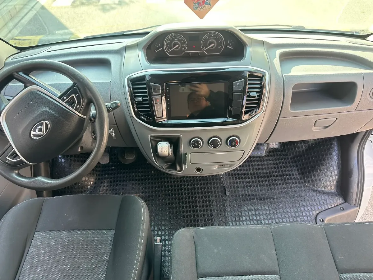 2021 MAXUS XinTu V80 2.0T 127HP L4 6MT,autocango,china used car exporter,china ev exporter,chinese used car exporter,chinese used ev exporter