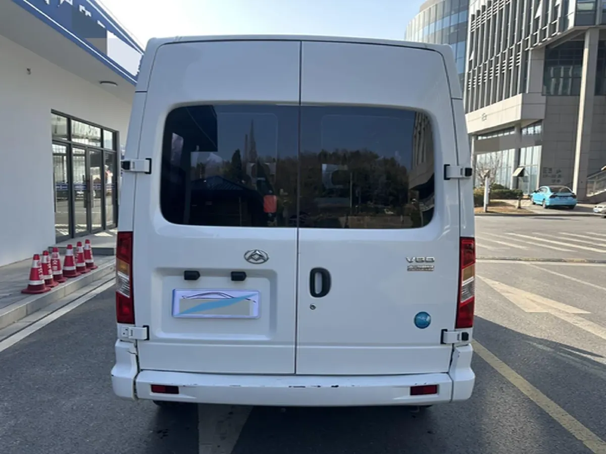 2021 MAXUS XinTu V80 2.0T 127HP L4 6MT,autocango,china used car exporter,china ev exporter,chinese used car exporter,chinese used ev exporter