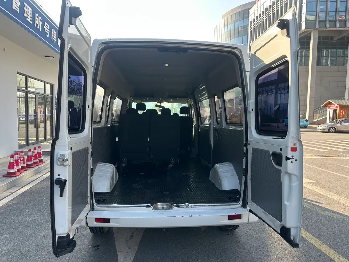 2021 MAXUS XinTu V80 2.0T 127HP L4 6MT,autocango,china used car exporter,china ev exporter,chinese used car exporter,chinese used ev exporter