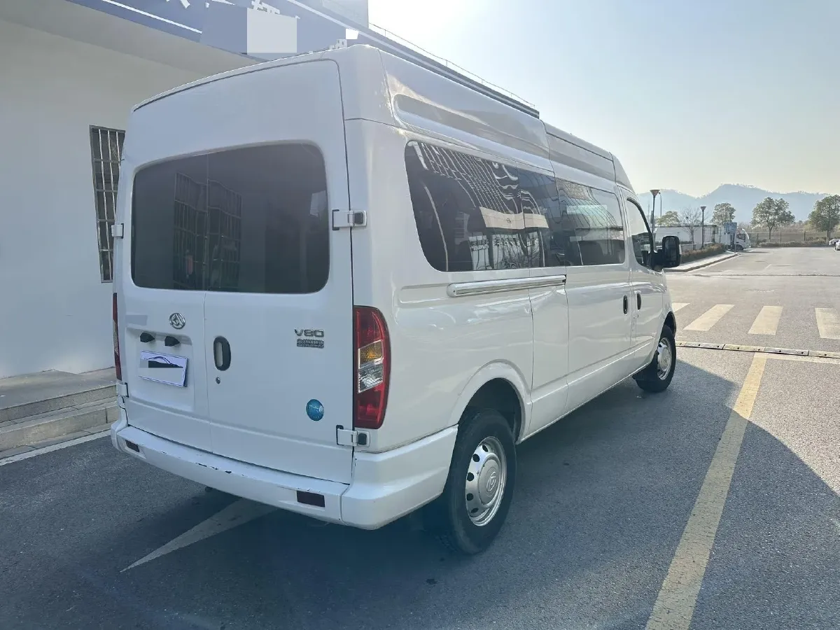 2021 MAXUS XinTu V80 2.0T 127HP L4 6MT,autocango,china used car exporter,china ev exporter,chinese used car exporter,chinese used ev exporter