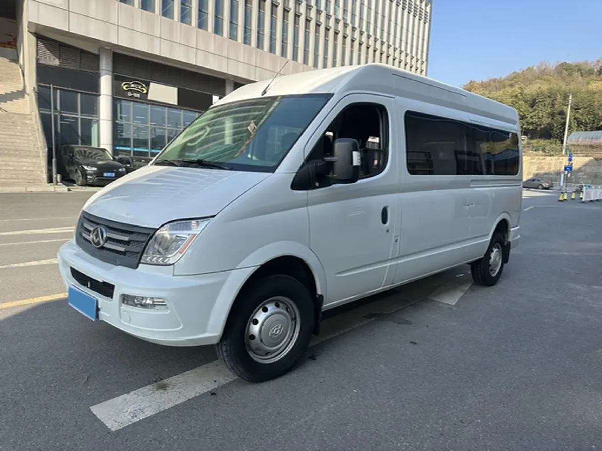 2021 MAXUS XinTu V80 2.0T 127HP L4 6MT,autocango,china used car exporter,china ev exporter,chinese used car exporter,chinese used ev exporter
