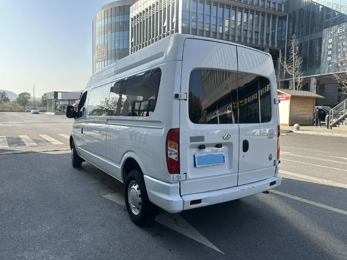 2021 MAXUS XinTu V80 2.0T 127HP L4 6MT,autocango,china used car exporter,china ev exporter,chinese used car exporter,chinese used ev exporter