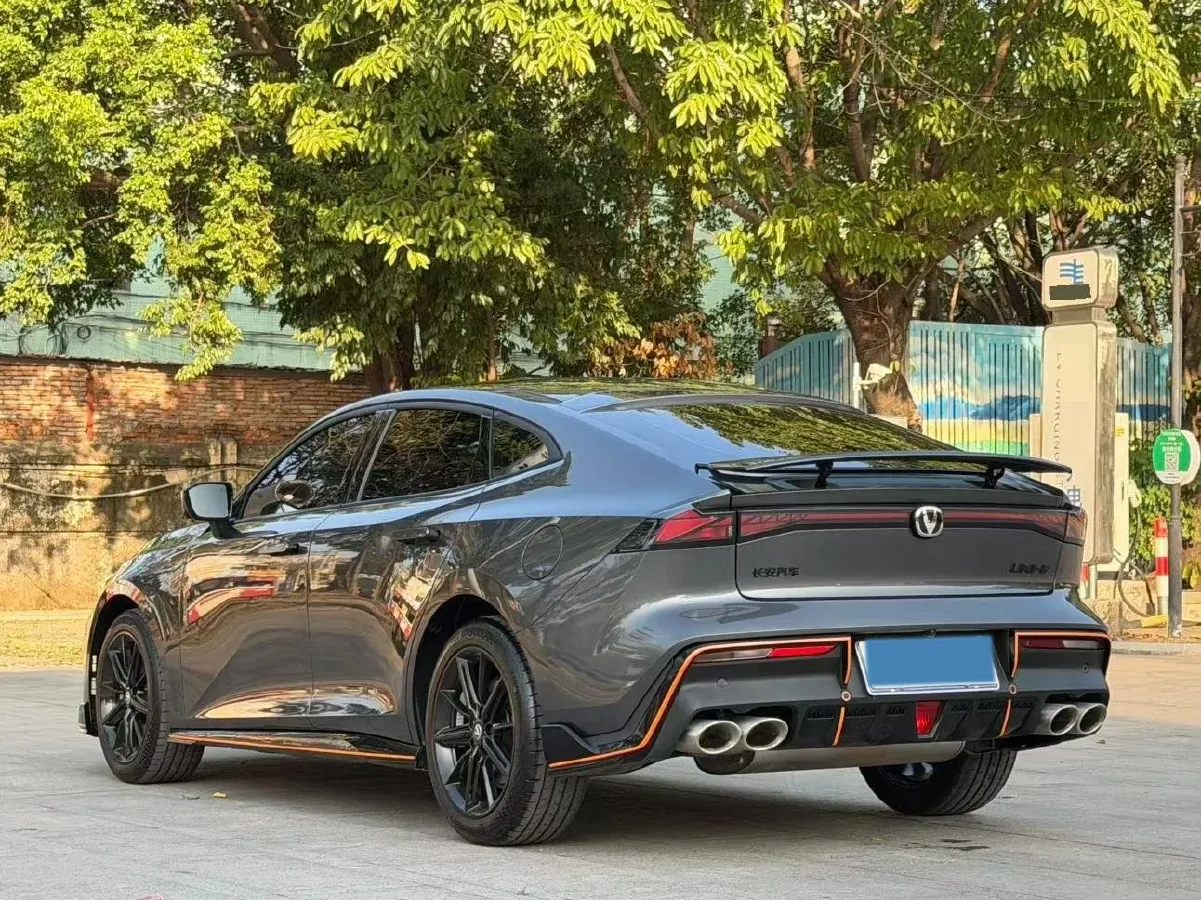 2023 ChangAn UNI-V 2.0T 233HP L4 8AT,autocango,china used car exporter,china ev exporter,chinese used car exporter,chinese used ev exporter