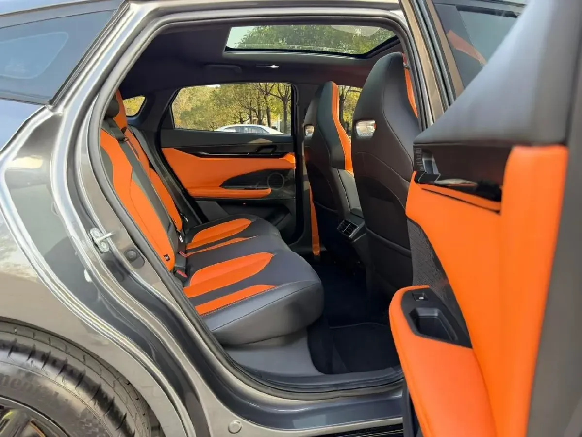 2023 ChangAn UNI-V 2.0T 233HP L4 8AT,autocango,china used car exporter,china ev exporter,chinese used car exporter,chinese used ev exporter