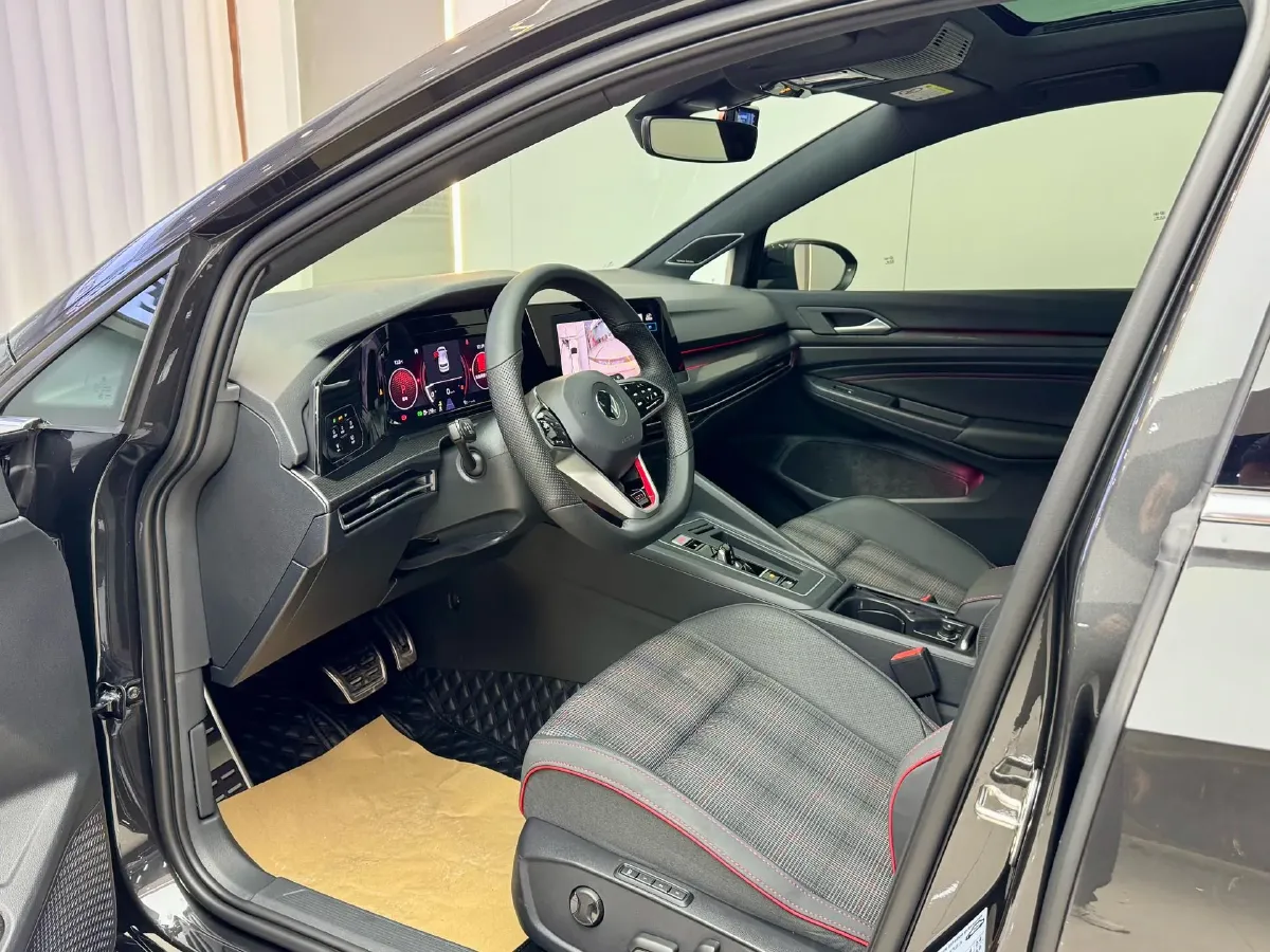 2023 Volkswagen GolfGTI 2.0T 220HP L4 7DCT,autocango,china used car exporter,china ev exporter,chinese used car exporter,chinese used ev exporter