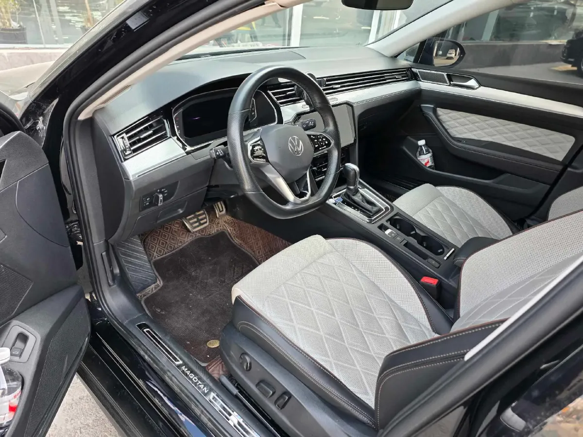 2023 Volkswagen Magotan 2.0T 186HP L4 7DCT,autocango,china used car exporter,china ev exporter,chinese used car exporter,chinese used ev exporter