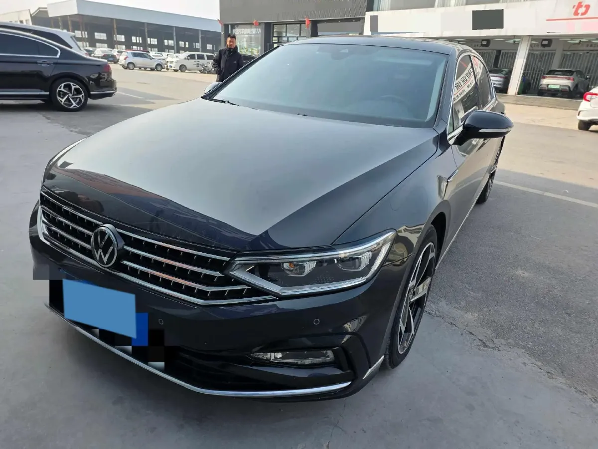 2023 Volkswagen Magotan 2.0T 186HP L4 7DCT,autocango,china used car exporter,china ev exporter,chinese used car exporter,chinese used ev exporter