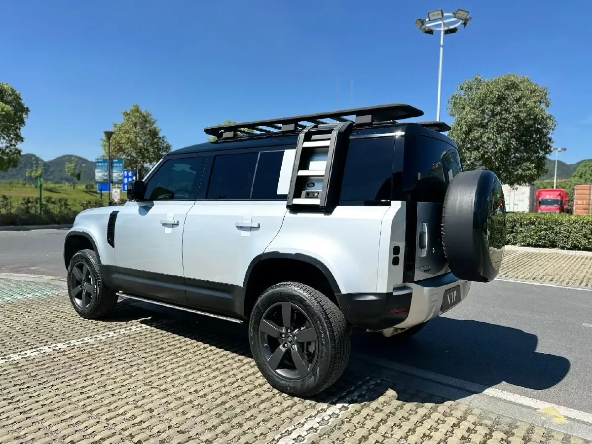 2020 Land Rover Defender 3.0T 400HP L6 8AT,autocango,china used car exporter,china ev exporter,chinese used car exporter,chinese used ev exporter