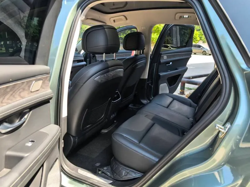 2022 AITO AITO M5 Range Extended 125HP REEV 40KWH,autocango,china used car exporter,china ev exporter,chinese used car exporter,chinese used ev exporter