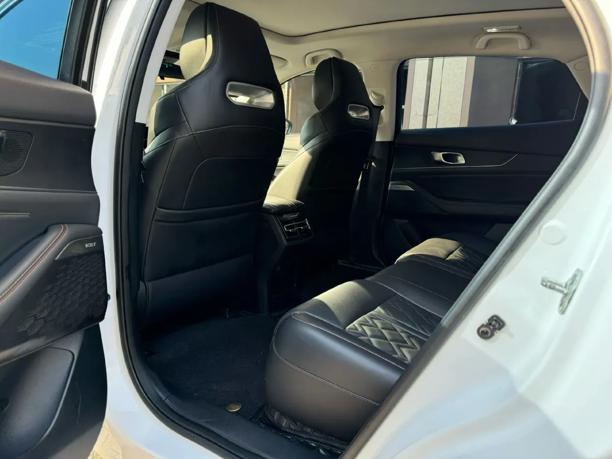 2021 ChangAn UNI-K 2.0T 233HP L4 8AT,autocango,china used car exporter,china ev exporter,chinese used car exporter,chinese used ev exporter