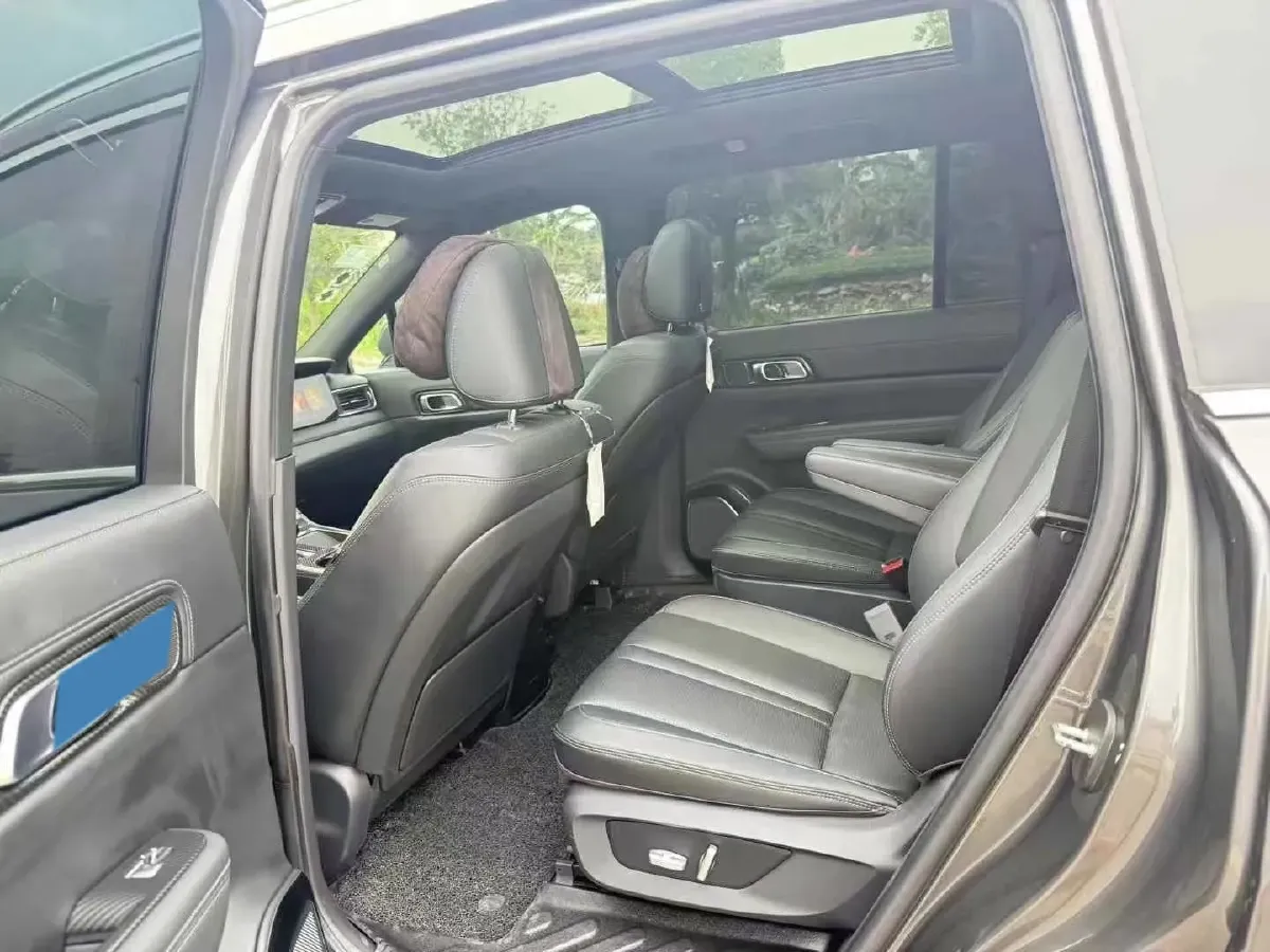 2020 Li ONE Range Extended 131HP REEV 40.5KWH,autocango,china used car exporter,china ev exporter,chinese used car exporter,chinese used ev exporter