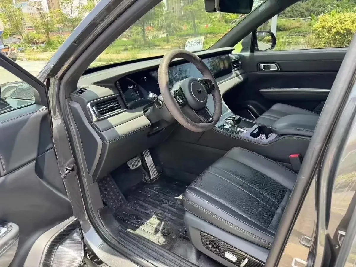 2020 Li ONE Range Extended 131HP REEV 40.5KWH,autocango,china used car exporter,china ev exporter,chinese used car exporter,chinese used ev exporter