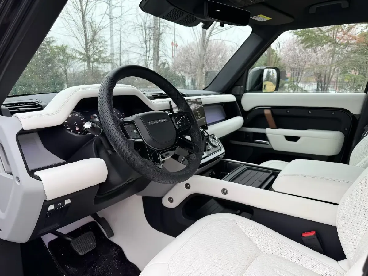 2023 Land Rover Defender 3.0T 400HP L6 8AT,autocango,china used car exporter,china ev exporter,chinese used car exporter,chinese used ev exporter
