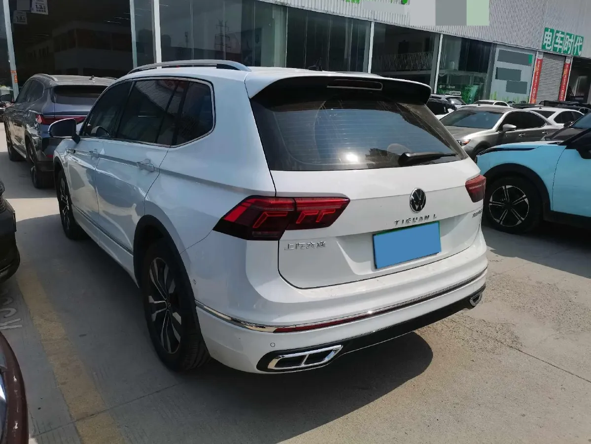 2024 Volkswagen Tiguan L 2.0T 186HP L4 7DCT,autocango,china used car exporter,china ev exporter,chinese used car exporter,chinese used ev exporter